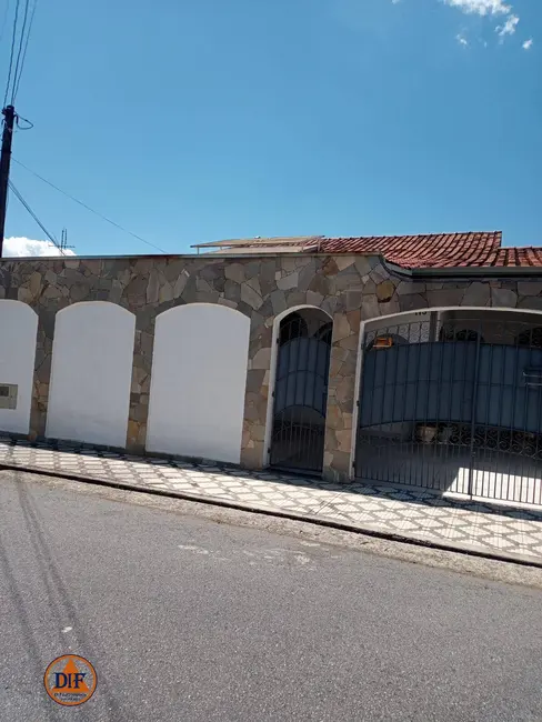 Foto 1 de Casa com 3 quartos à venda, 195m2 em Jardim Independência, Taubate - SP