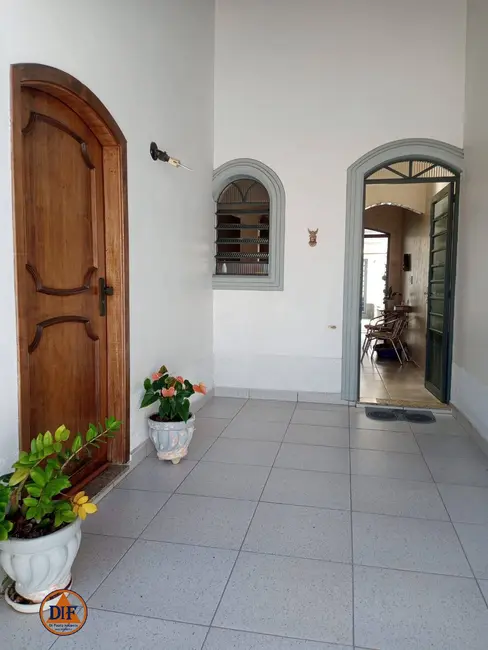 Foto 6 de Casa com 3 quartos à venda, 195m2 em Jardim Independência, Taubate - SP