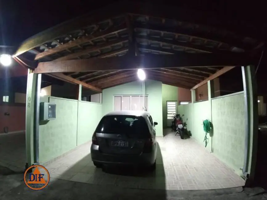 Foto 1 de Casa de Condomínio com 2 quartos à venda, 80m2 em Parque São Luís, Taubate - SP