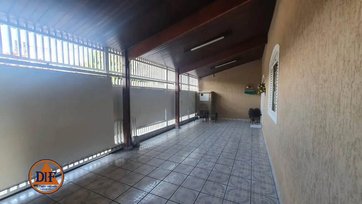 Foto 2 de Casa com 4 quartos à venda, 210m2 em Parque Senhor do Bonfim, Taubate - SP