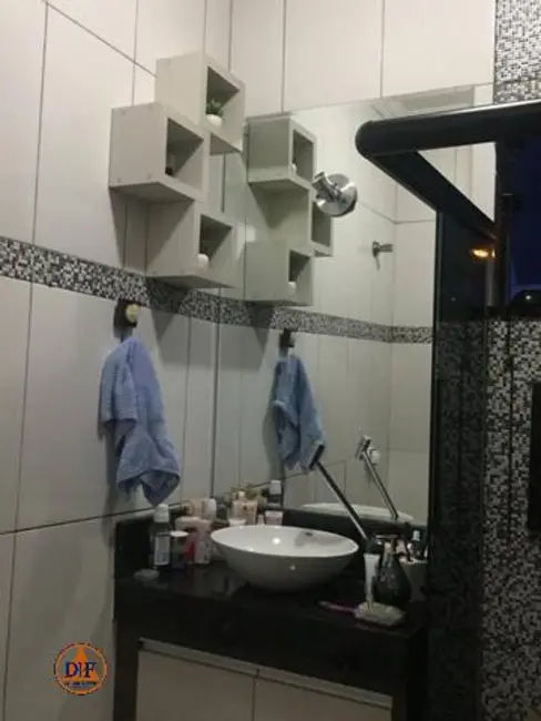 Foto 6 de Sobrado com 2 quartos à venda, 98m2 em Vila Albina, Taubate - SP