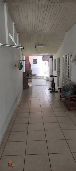 Foto 3 de Casa com 3 quartos à venda, 170m2 em Vila São José, Taubate - SP