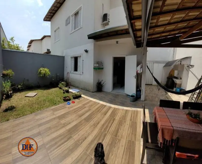 Foto 2 de Casa de Condomínio com 3 quartos à venda, 115m2 em Piracangaguá, Taubate - SP