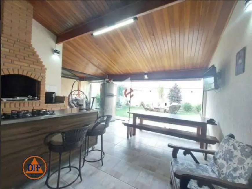 Casa com 4 quartos à venda, 190m2 em Tremembe - SP - imagem 3 Foto 3 de Casa com 4 quartos à venda, 190m2 em Tremembe - SP