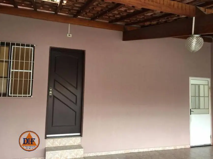 Foto 2 de Casa com 2 quartos à venda, 160m2 em Parque São Luís, Taubate - SP