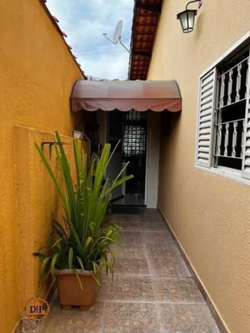 Foto 2 de Casa com 3 quartos à venda, 80m2 em Parque Paduan, Taubate - SP