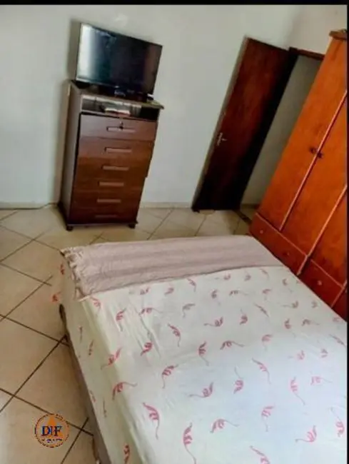 Foto 3 de Casa com 2 quartos à venda, 150m2 em Vila Paulista, Taubate - SP