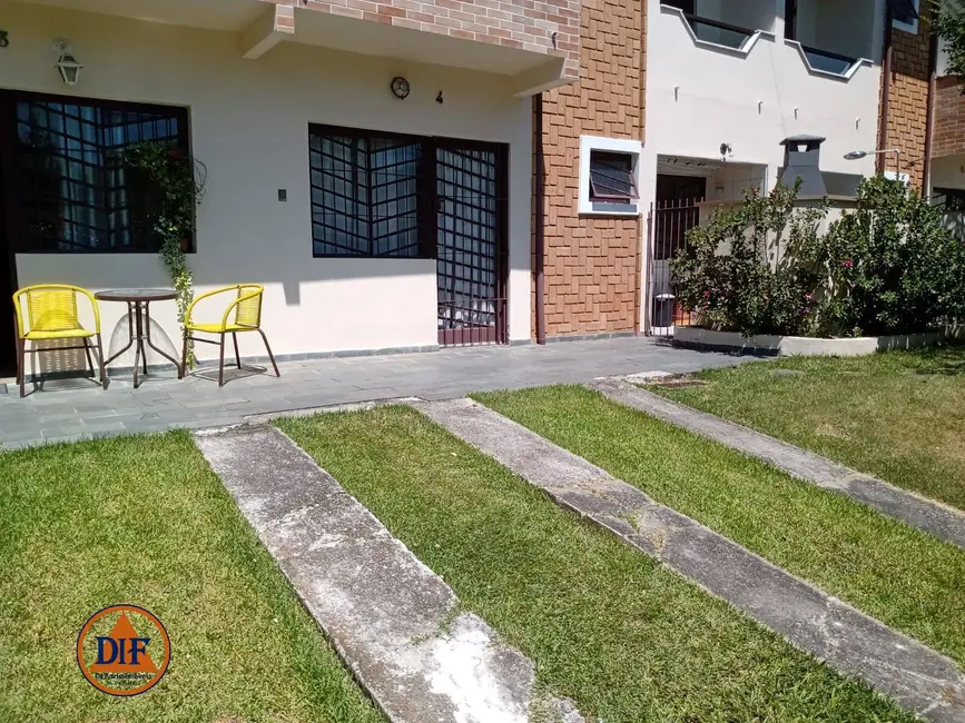 Foto 2 de Casa com 2 quartos à venda, 73m2 em Martim de Sá, Caraguatatuba - SP