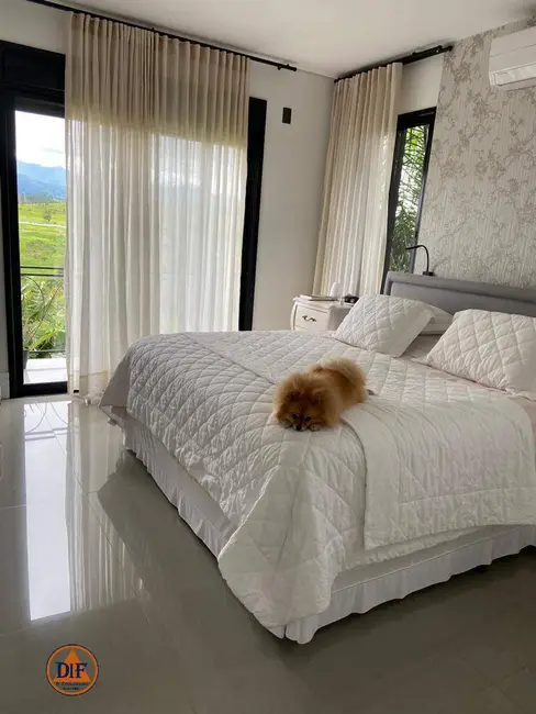 Foto 4 de Casa de Condomínio com 4 quartos à venda, 400m2 em Centro, Tremembe - SP