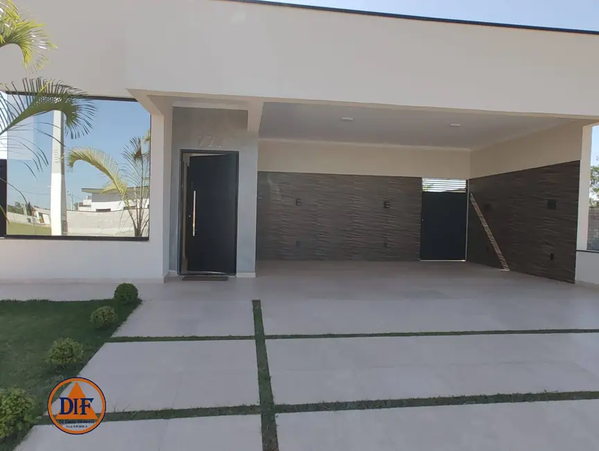 Foto 2 de Casa de Condomínio com 3 quartos à venda, 253m2 em Tremembe - SP