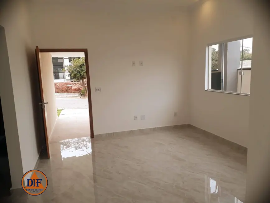 Foto 3 de Casa de Condomínio com 3 quartos à venda, 160m2 em Morada dos Nobres, Taubate - SP