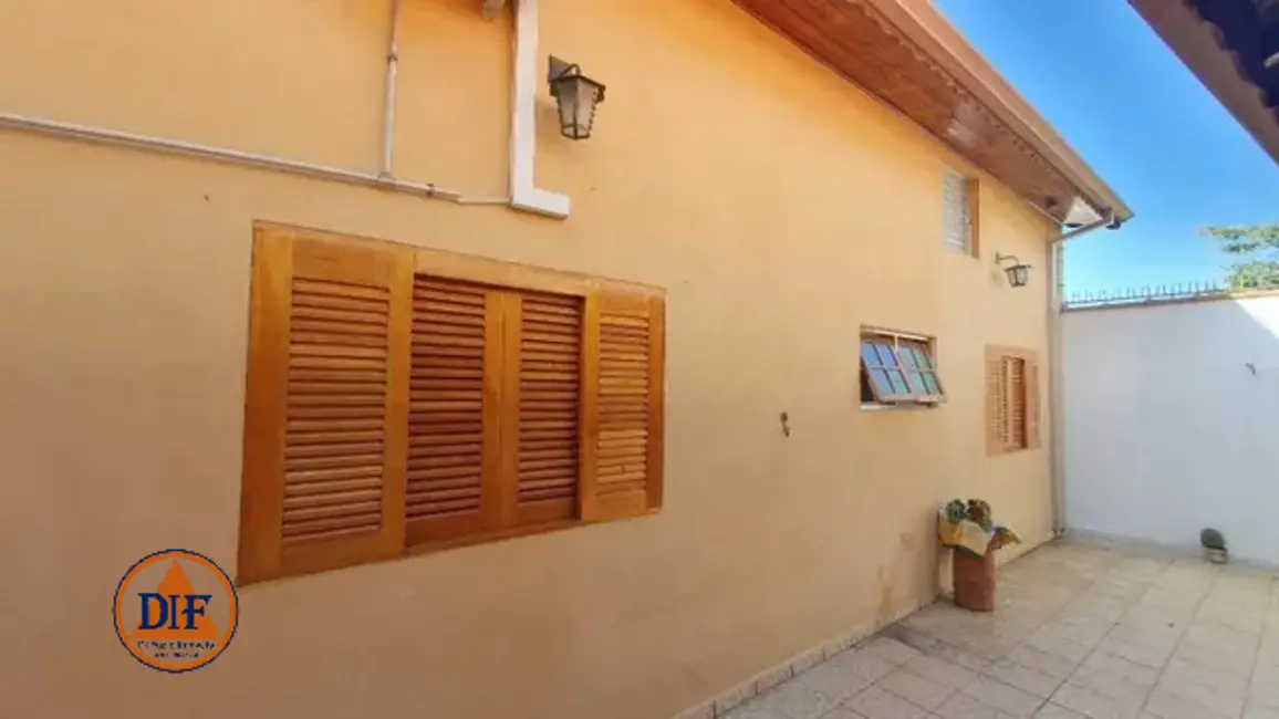 Foto 2 de Casa com 3 quartos à venda, 180m2 em Jardim Maria Cândida, Cacapava - SP