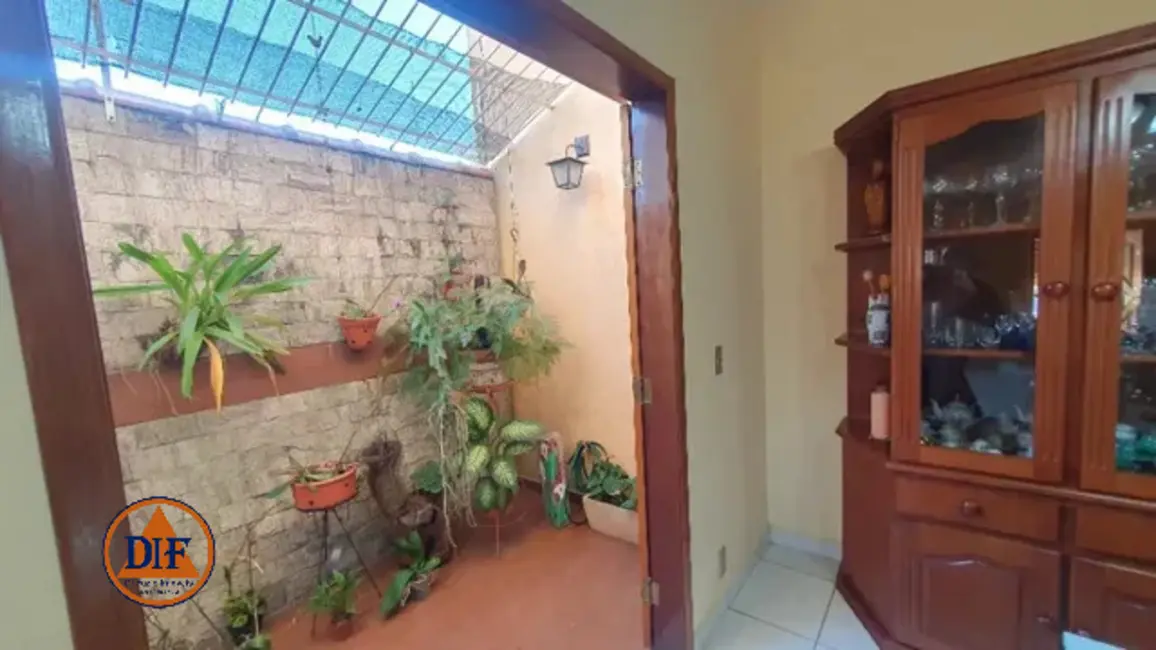 Foto 6 de Casa com 3 quartos à venda, 180m2 em Jardim Maria Cândida, Cacapava - SP