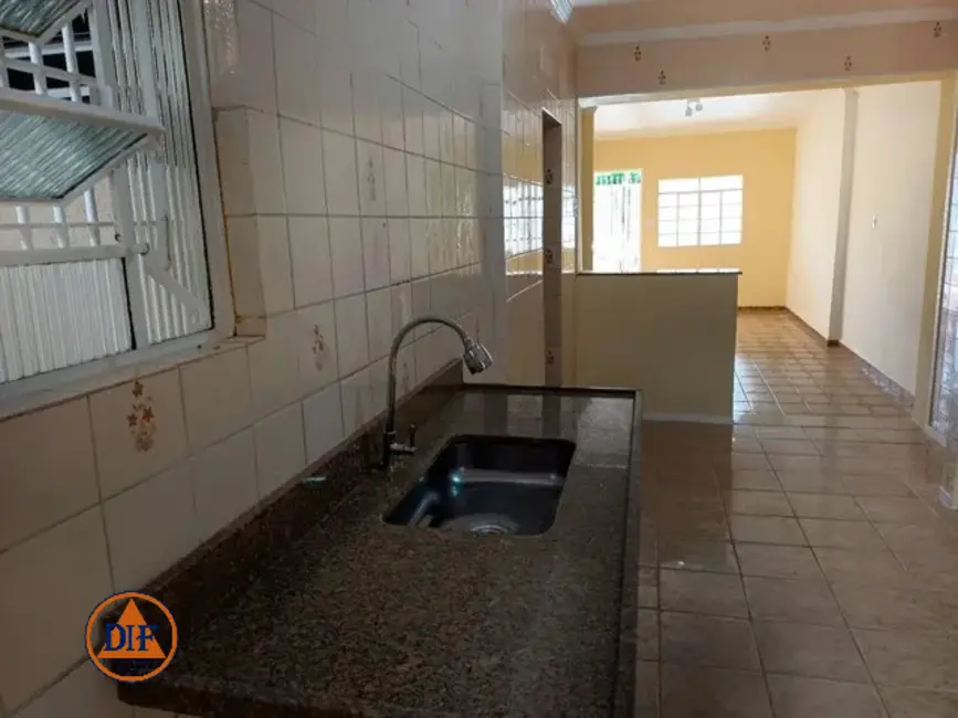 Foto 7 de Casa com 5 quartos à venda, 250m2 em Parque Jaraguá, Taubate - SP