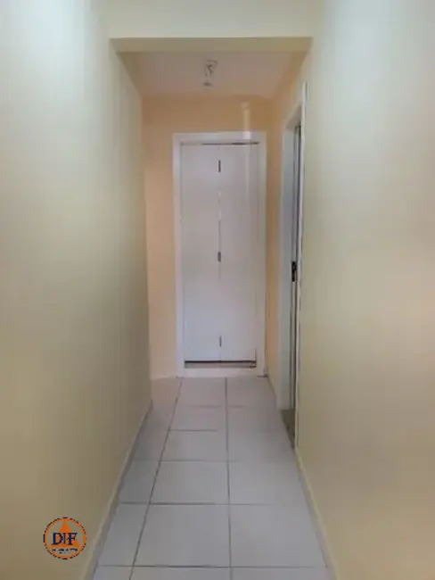 Foto 9 de Casa com 5 quartos à venda, 250m2 em Parque Jaraguá, Taubate - SP