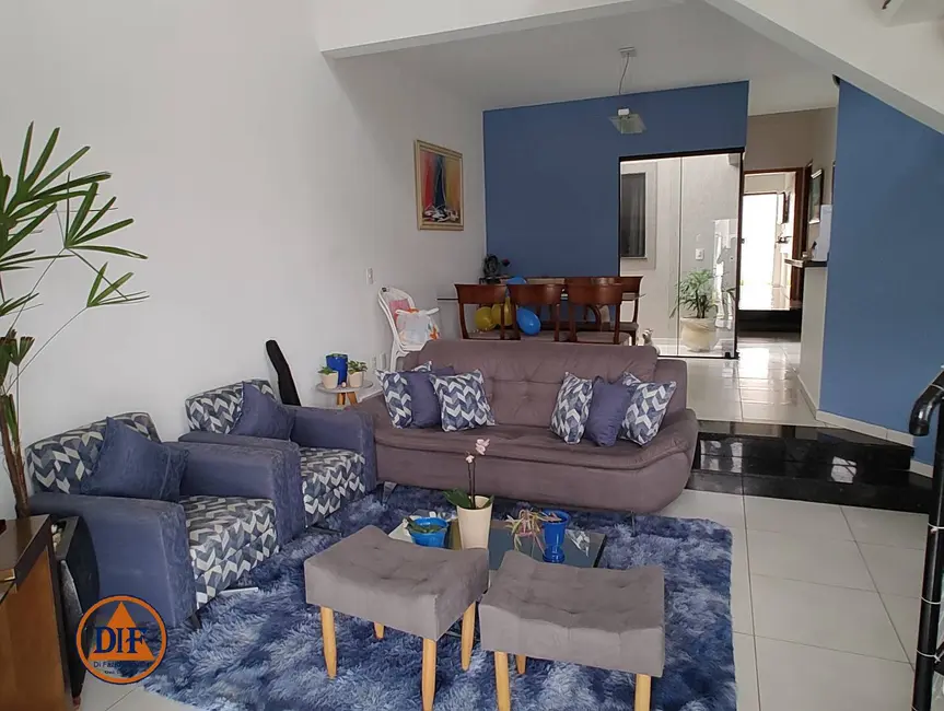 Foto 1 de Casa com 3 quartos à venda, 275m2 em Tremembe - SP