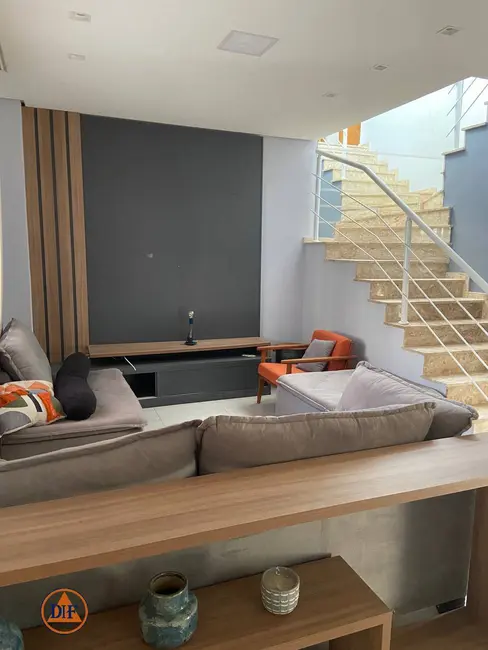 Foto 3 de Casa com 3 quartos à venda, 120m2 em Vila Areao, Taubate - SP