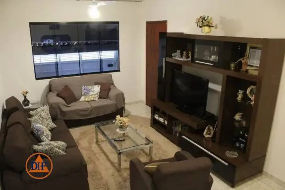 Foto 1 de Sobrado com 3 quartos à venda, 163m2 em Jardim Independência, Taubate - SP