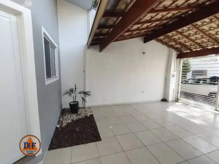 Foto 3 de Casa com 3 quartos à venda, 165m2 em Granja Daniel, Taubate - SP