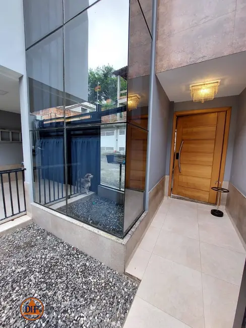 Foto 4 de Casa com 3 quartos à venda, 144m2 em Água Limpa, Volta Redonda - RJ