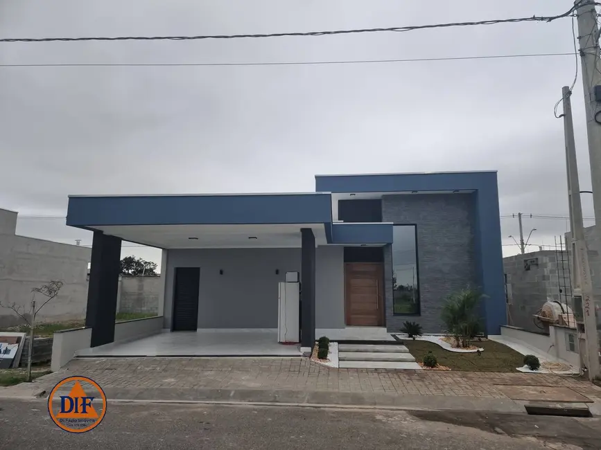 Foto 1 de Casa de Condomínio com 3 quartos à venda, 170m2 em Tremembe - SP