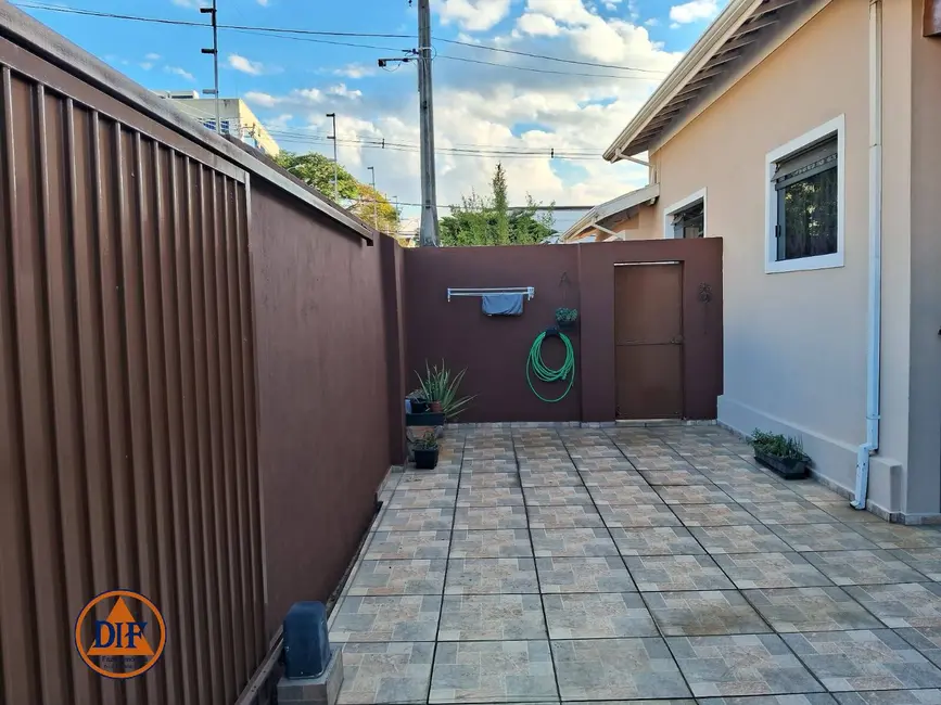 Foto 2 de Casa com 3 quartos à venda, 171m2 em Alto de São João, Taubate - SP
