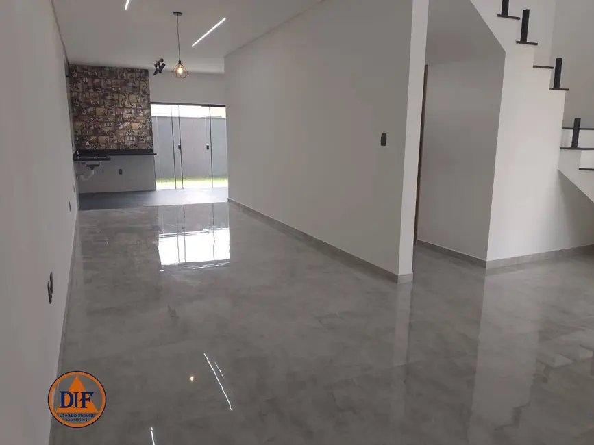 Casa de Condomínio com 3 quartos à venda, 150m2 em Morada dos Nobres, Taubate - SP - imagem 2 Foto 2 de Casa de Condomínio com 3 quartos à venda, 150m2 em Morada dos Nobres, Taubate - SP