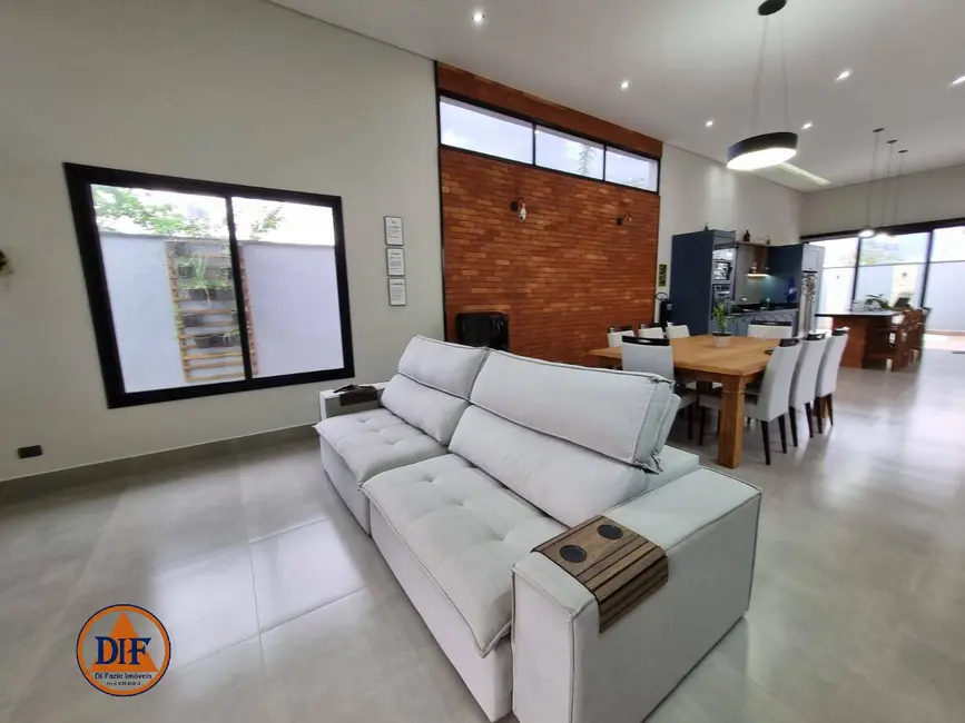 Foto 2 de Casa de Condomínio com 3 quartos à venda, 190m2 em Tremembe - SP