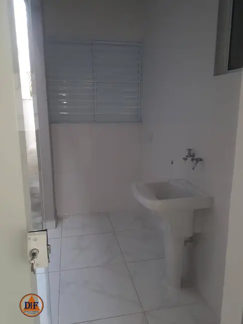 Foto 3 de Casa com 2 quartos à venda, 68m2 em Residencial Estoril, Taubate - SP