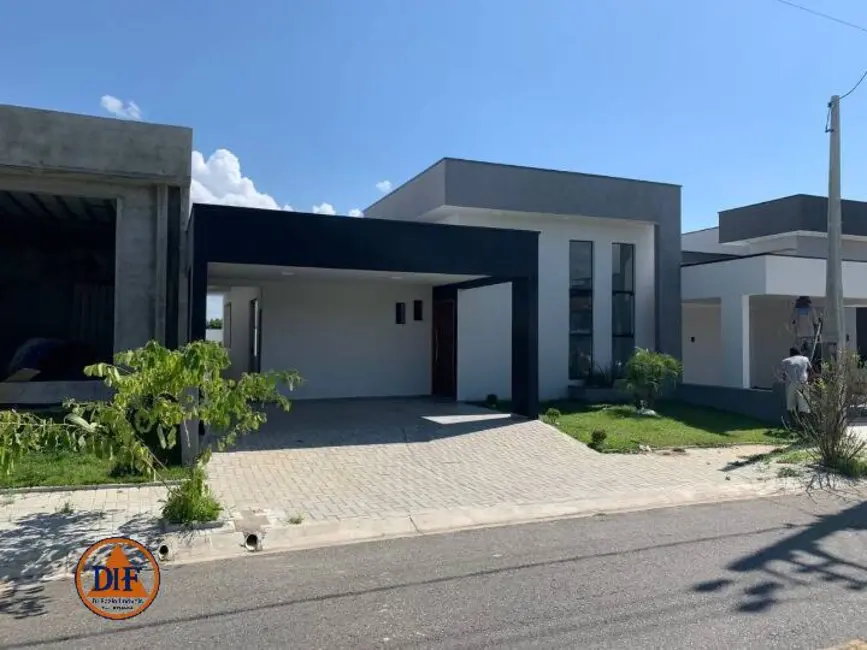 Foto 2 de Casa com 3 quartos à venda, 165m2 em Tremembe - SP