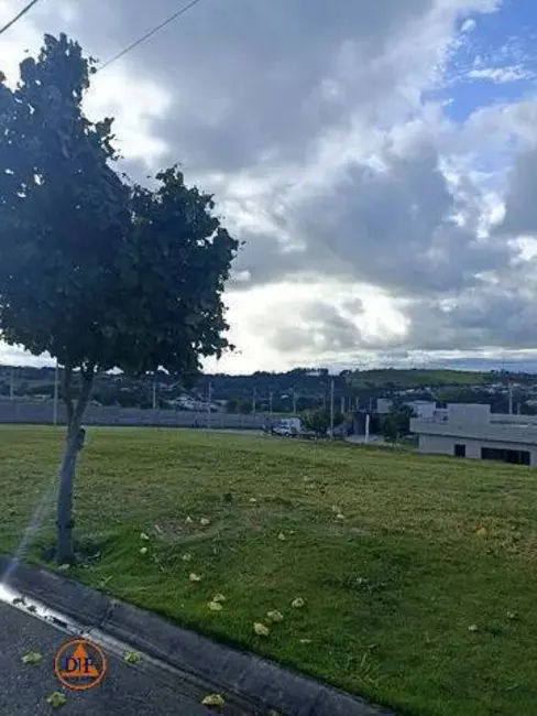 Foto 1 de Terreno / Lote à venda em Taubate - SP