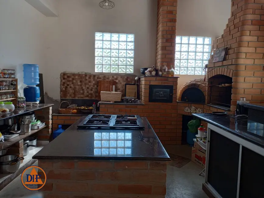 Foto 3 de Casa à venda, 300m2 em Barreiro, Taubate - SP