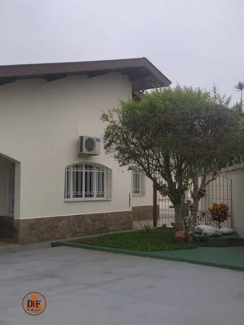 Foto 6 de Casa com 3 quartos à venda, 293m2 em Centro, Tremembe - SP