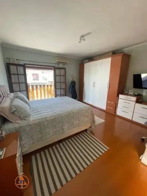 Foto 4 de Casa com 4 quartos à venda, 200m2 em Jardim Independência, Taubate - SP