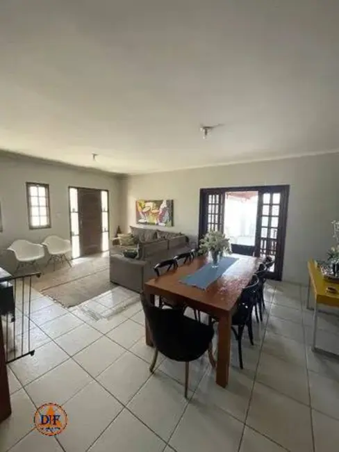 Foto 3 de Casa com 4 quartos à venda, 200m2 em Jardim Independência, Taubate - SP