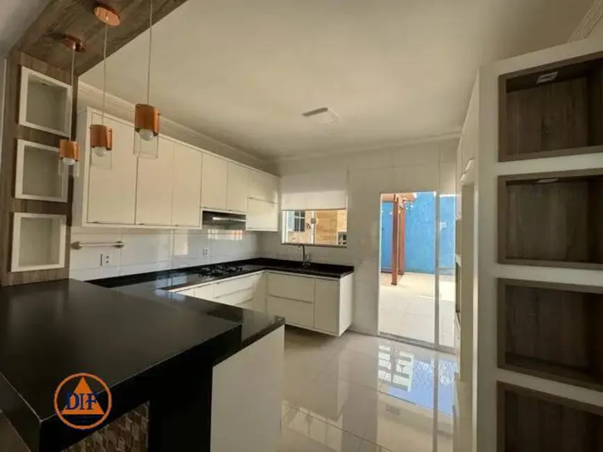 Foto 3 de Casa com 3 quartos à venda, 154m2 em Taubate - SP