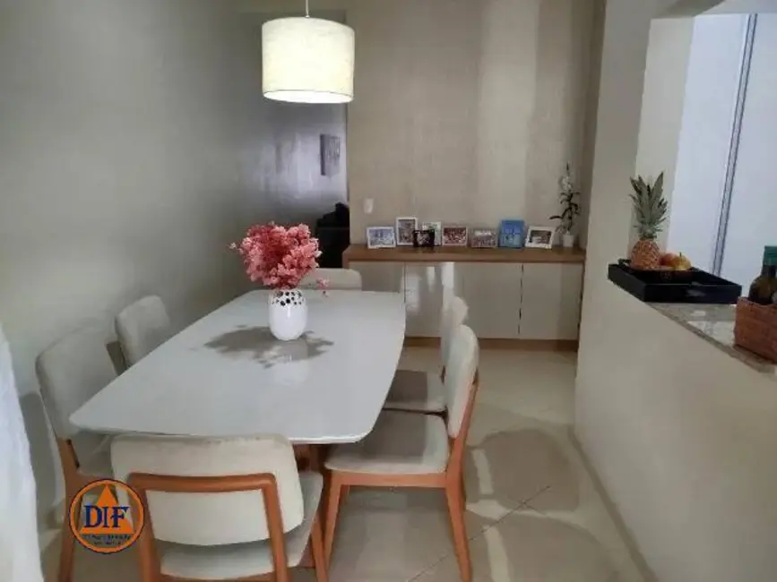 Foto 3 de Casa com 3 quartos à venda, 105m2 em Loteamento Residencial e Comercial Bosque Flamboyant, Taubate - SP