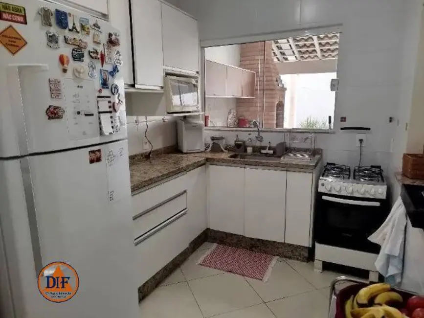 Foto 4 de Casa com 3 quartos à venda, 105m2 em Loteamento Residencial e Comercial Bosque Flamboyant, Taubate - SP