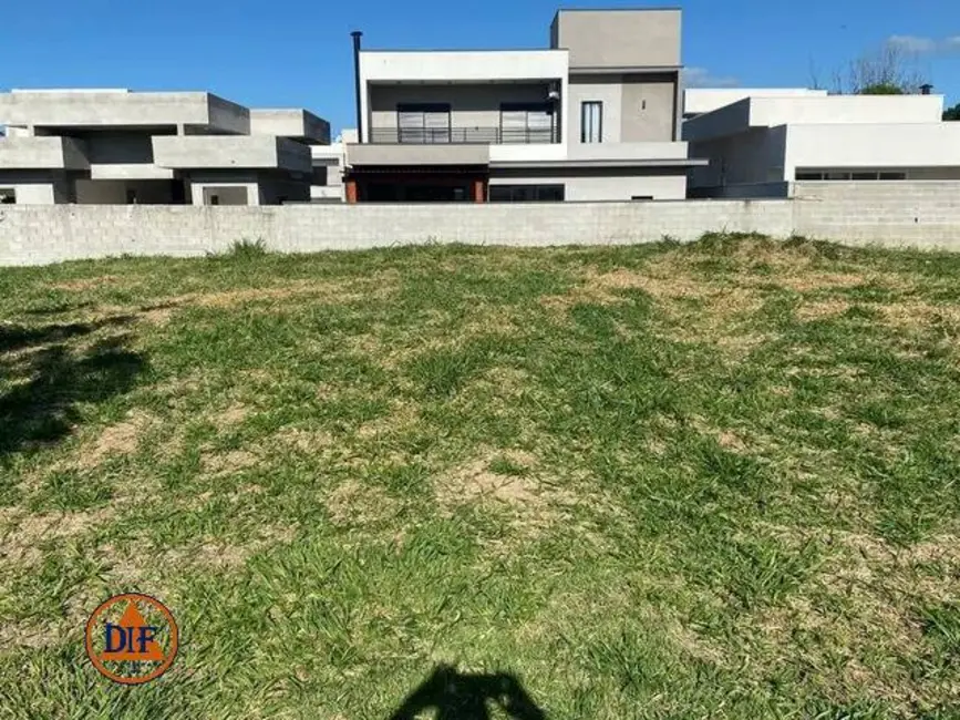 Foto 1 de Terreno / Lote à venda, 300m2 em Piracangaguá, Taubate - SP