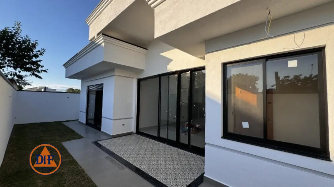 Foto 2 de Casa de Condomínio com 3 quartos à venda, 176m2 em Piracangaguá, Taubate - SP