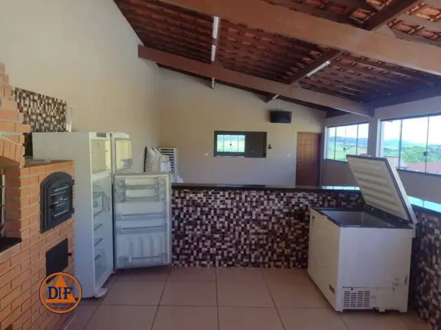 Foto 6 de Chácara com 4 quartos à venda, 460m2 em Loteamento Chácaras Ingrid, Taubate - SP