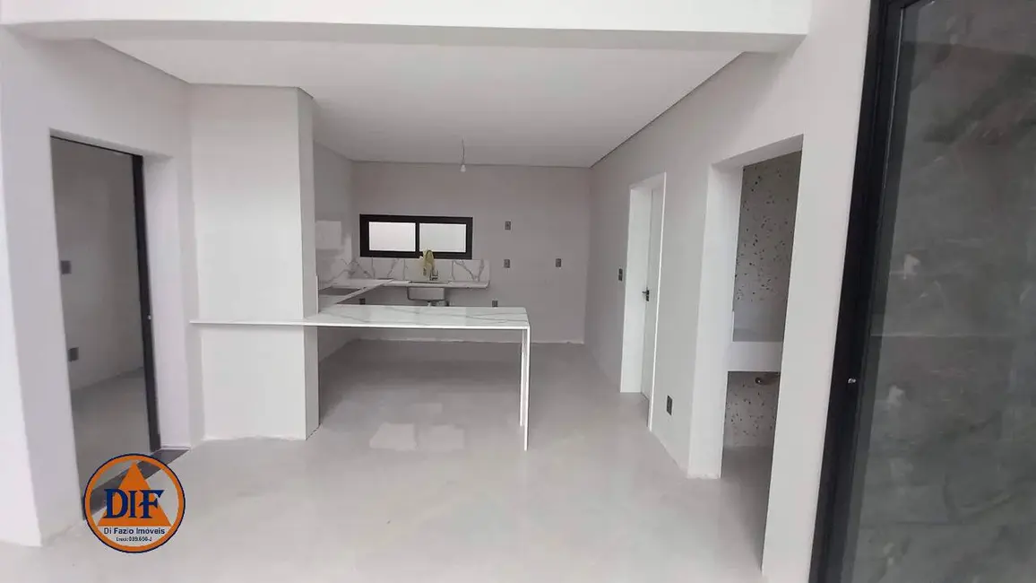 Foto 4 de Casa com 4 quartos à venda, 223m2 em Parque Arco Íris, Taubate - SP