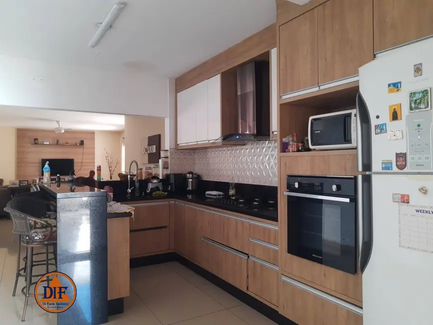 Foto 4 de Casa com 3 quartos à venda, 125m2 em Esplanada Santa Terezinha, Taubate - SP