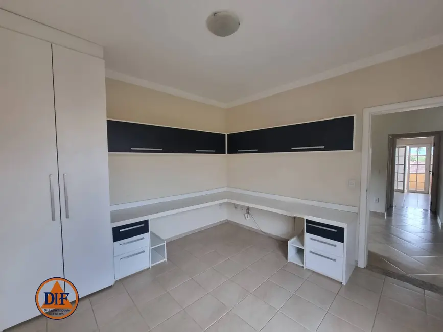 Casa com 3 quartos à venda, 189m2 em Tremembe - SP - imagem 5 Foto 5 de Casa com 3 quartos à venda, 189m2 em Tremembe - SP