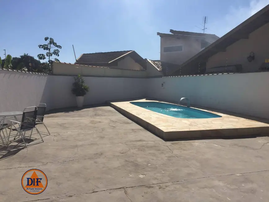 Foto 2 de Casa com 3 quartos à venda, 189m2 em Tremembe - SP