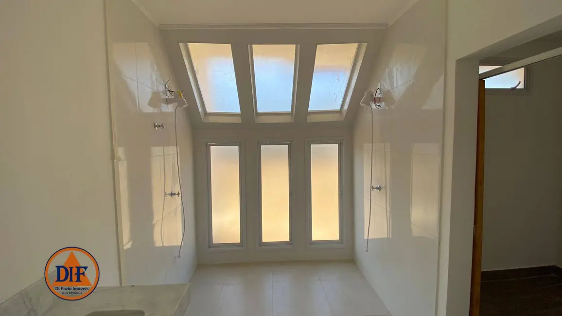 Foto 2 de Casa de Condomínio com 3 quartos à venda, 187m2 em Tremembe - SP