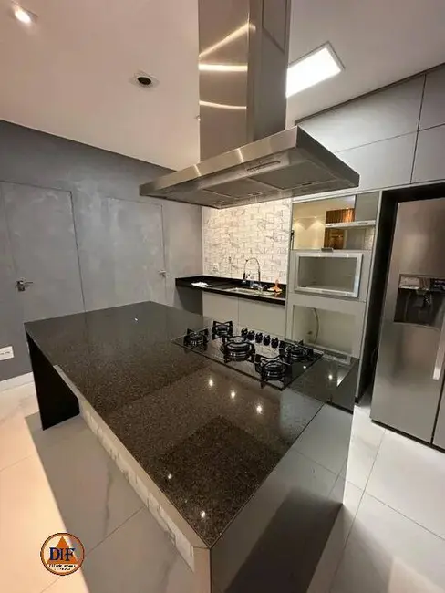 Foto 2 de Casa com 3 quartos à venda, 235m2 em Residencial Ouroville, Taubate - SP