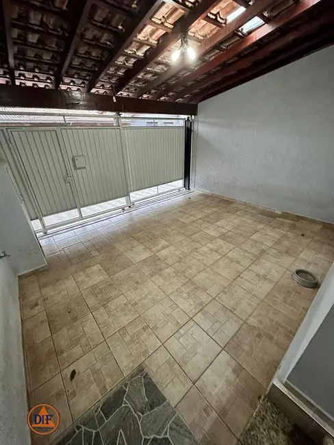 Foto 3 de Casa com 2 quartos à venda, 88m2 em Parque São Luís, Taubate - SP