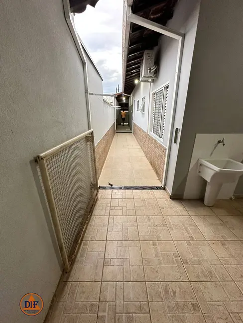 Foto 4 de Casa com 2 quartos à venda, 88m2 em Parque São Luís, Taubate - SP