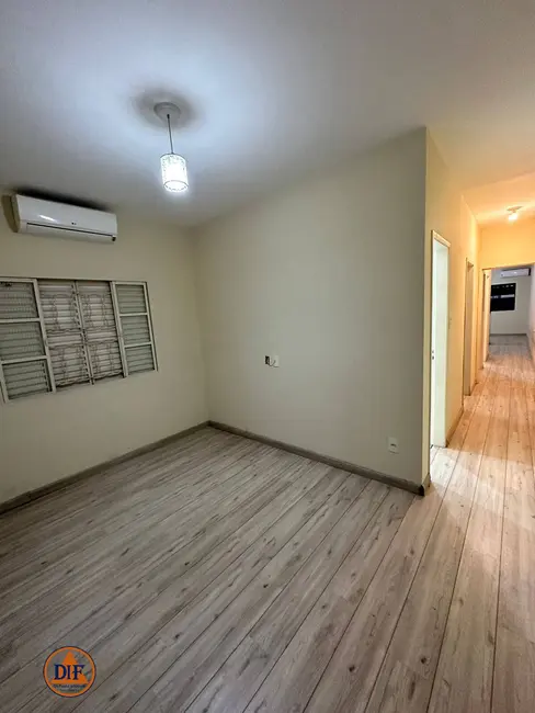 Foto 8 de Casa com 2 quartos à venda, 88m2 em Parque São Luís, Taubate - SP
